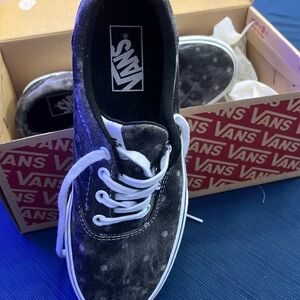 Vans size 7.5 platforms grayish like brand new